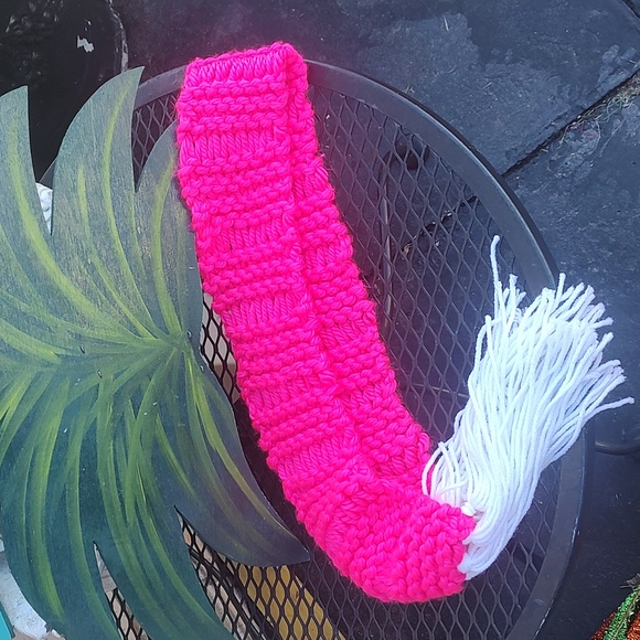 Scarf/Hat - Picture 7 of 8